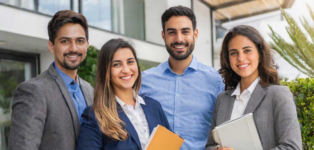 Esteyrent equipo humano profesional